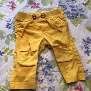 Super cute Baby boy mustard color pants 6-12 mos
